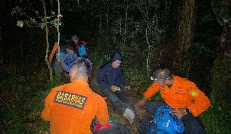Rayakan Kelulusan SMA, 6 Pendaki Terjebak di Gunung Lompobattang Sulsel