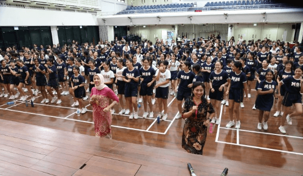 KBRI Singapura Diplomasi Budaya ke Siswa SMP Lewat Tari Maumere