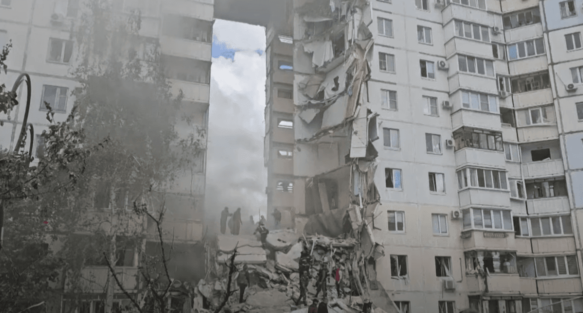 Serangan Udara Ukraina Telah Menewaskan 9 Orang di Apartemen Kyiv