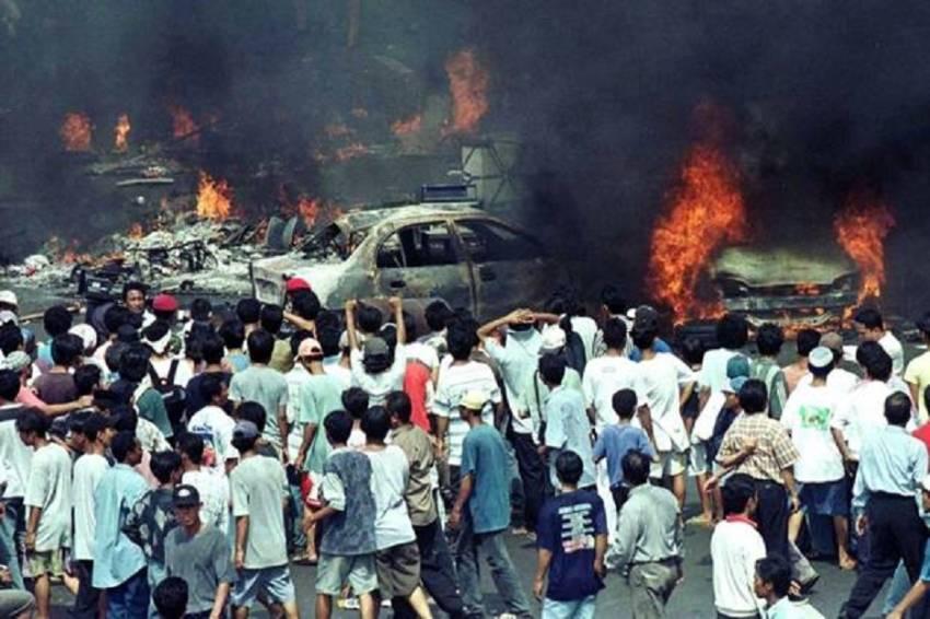 Sejarah Hari Ini: Kerusuhan Massal 1998 Pecah di Jakarta