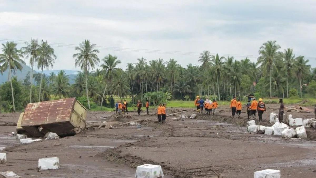 Sumbar Diterjang Banjir Bandang Lahar Dingin, Ini Penyebabnya