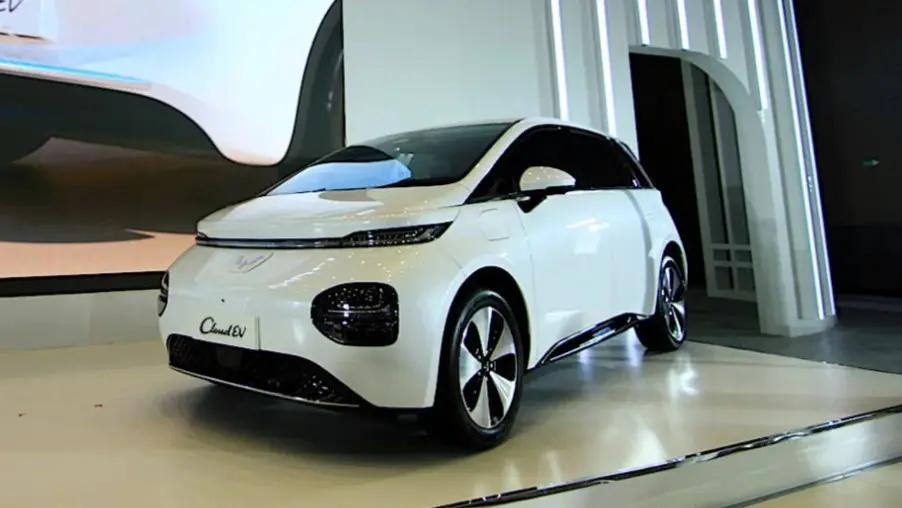 Resmi! Cloud EV Dibanderol Rp398 Juta
