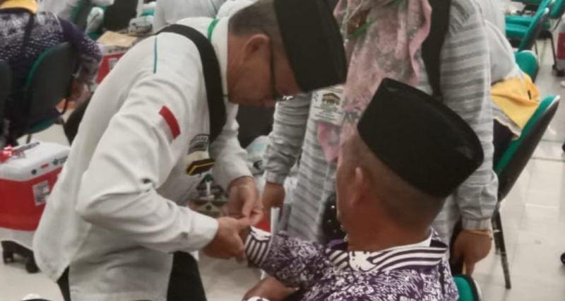 Jelang Salat Subuh, Jemaah Calon Haji Bangka Berangkat ke Embarkasi Palembang
