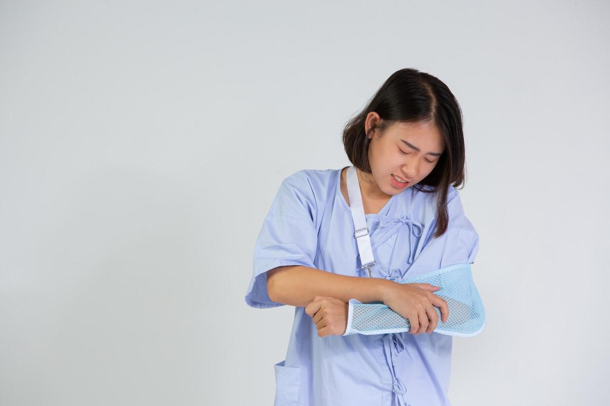 Ingat! Kata Dokter Urut Gak Sembuhkan Keseleo
