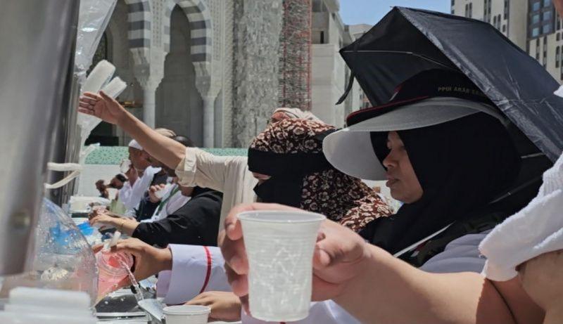 Punya Riwayat Hipertensi? Jemaah Haji Disarankan Rajin Konsumsi Air dan Obat