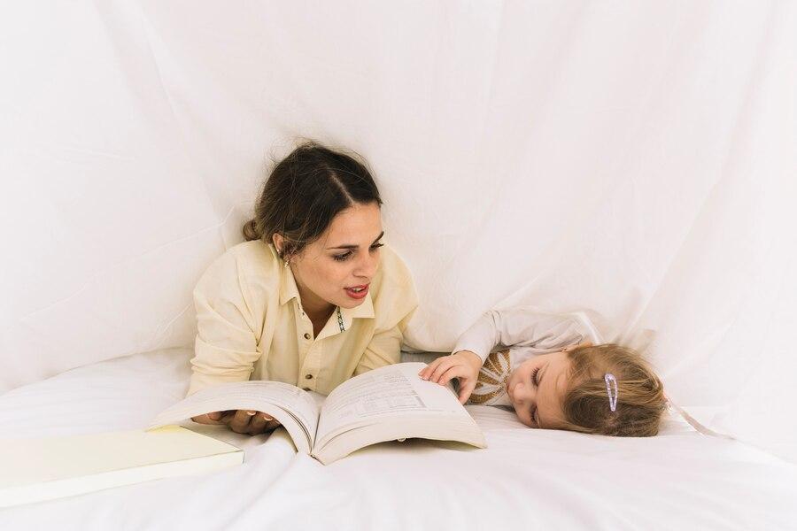 Simak! Ini Manfaat Bacakan Buku untuk Anak Sebelum Tidur