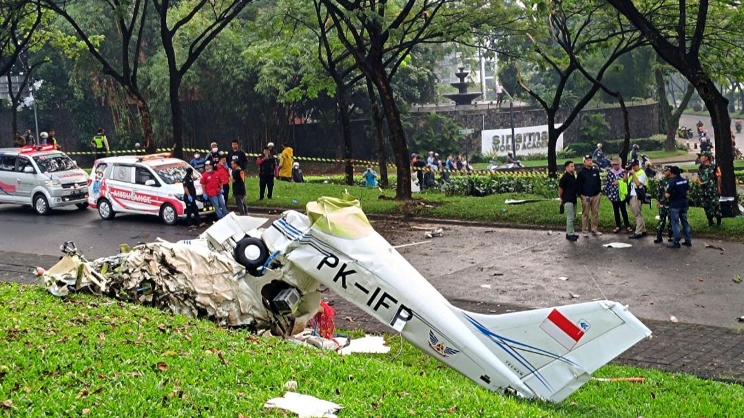 Pesawat Latih Jatuh di BSD Tangsel
