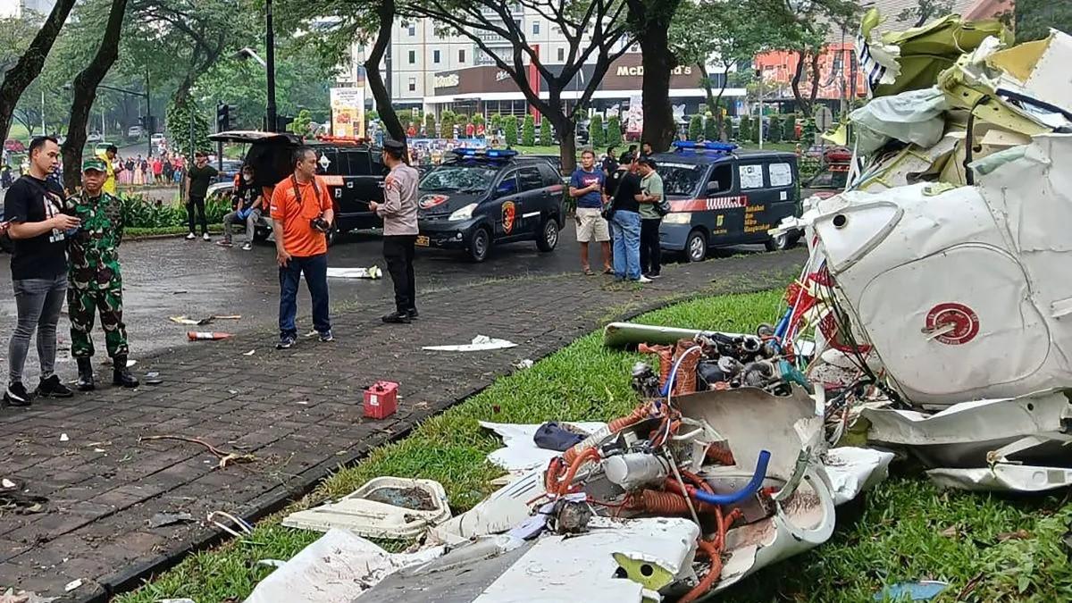 Pesawat Latih PK-IFP Sempat Beri Kode Darurat 'Mayday' Sebelum Jatuh di BSD