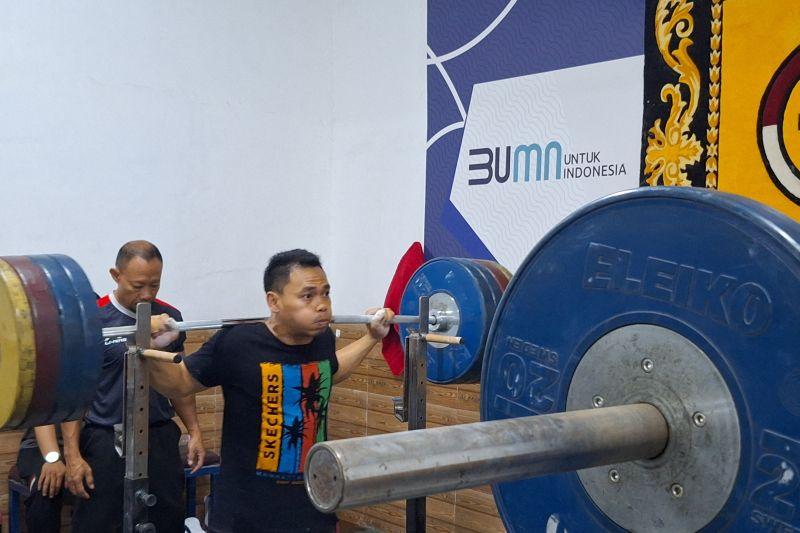 Jelang Olimpiade Paris Atlet Angkat Besi Eko Yuli Fokus Pemulihan Cedera