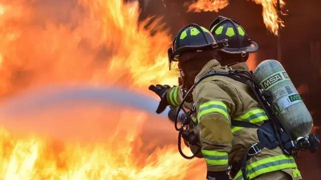 Sempat Terdengar Ledakan, Minimarket di Gunung Putri Bogor Terbakar