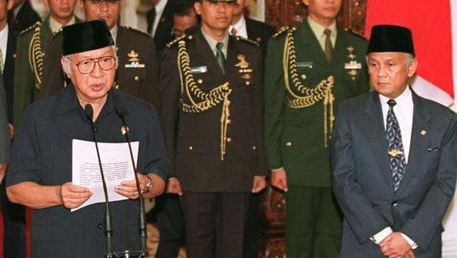 Sejarah Hari Ini: Lengsernya Soeharto, Tumbangnya Orde Baru
