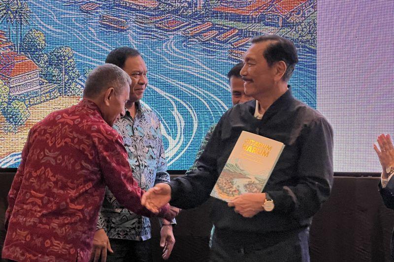Menko Luhut ‘Spill’ Alasan Tesla Tunda Investasi di Indonesia