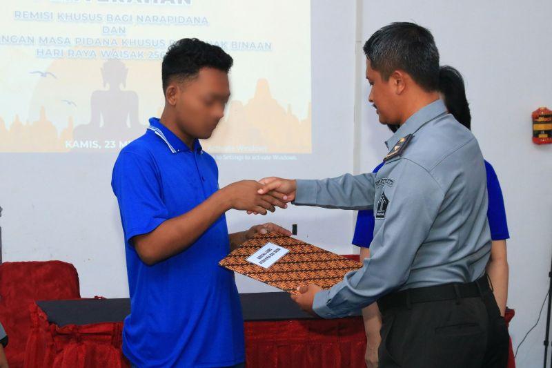 Waisak 2024, 25 Narapidana Beragama Budha di Jatim Dapat Remisi