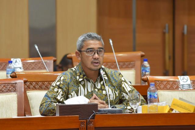 Farhan Jelaskan Duduk Perkara Revisi UU Penyiaran: Konflik Antara Platform Terestrial dan Digital