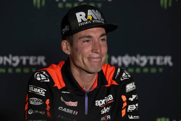 Pembalap Aprilia Aleix Espargaro Resmi Pensiun