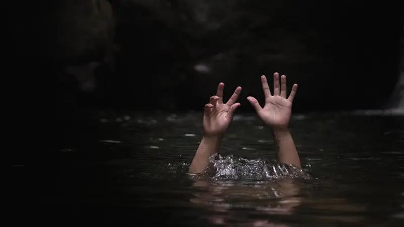 Pria Terpeleset hingga Jatuh di Kali Pesanggrahan Masih DIcari
