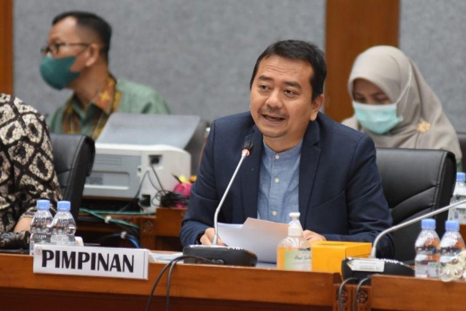 Kenaikan UKT Dibatalkan, Komisi X DPR Minta Evaluasi Pengelolaan Anggaran Pendidikan