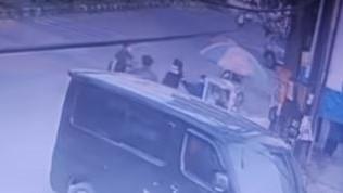 Viral Rekaman CCTV Pria di Bandung Ditusuk hingga Tewas, Polisi Buru Pelaku