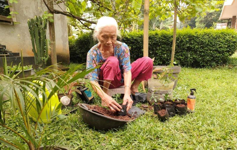 Menua dengan Sehat, Menjadi Lansia Bermartabat