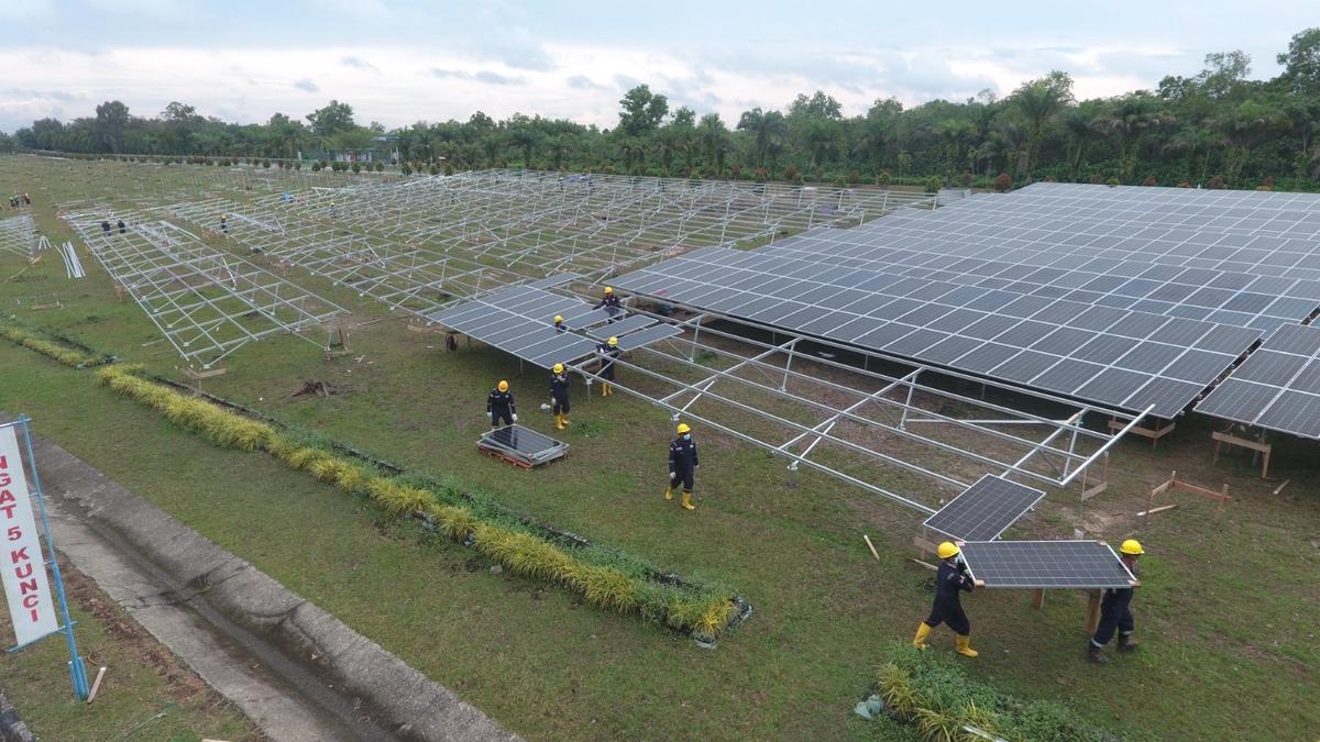 Komitmen Transisi Energi, Pertamina Hulu Rokan Manfaatkan 64 Ribu Panel Surya PLTS untuk Operasional