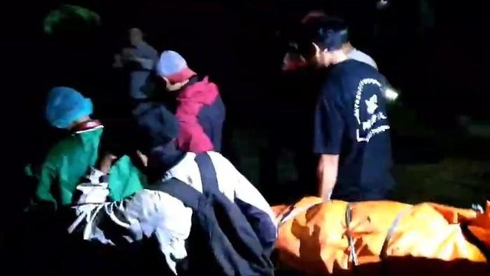 Pendaki Asal Jaktim Tewas di Toilet Gunung Gede Pangrango