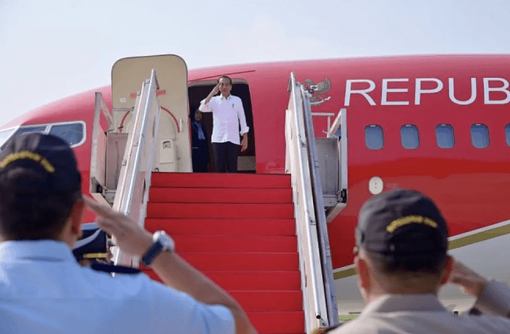Terbang ke Pekalongan, Presiden Jokowi Akan Takziah ke Rumah Duka Habib Luthfi