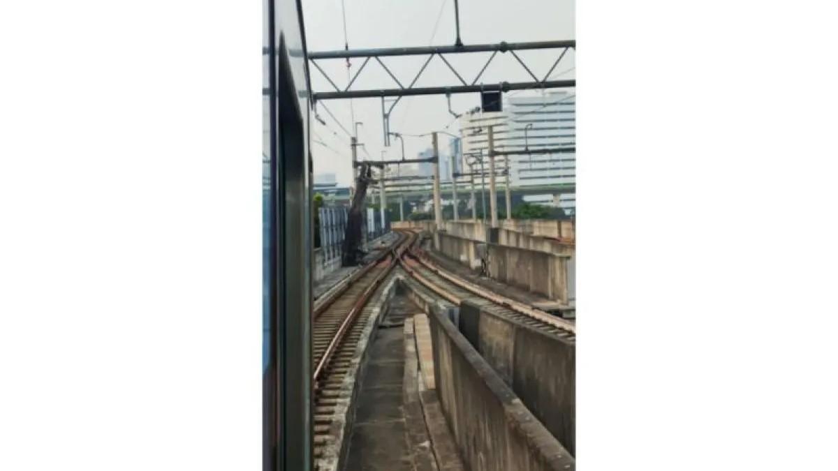 Ada Besi Kontruksi Jatuh, Operasional MRT Dihentikan Sementara