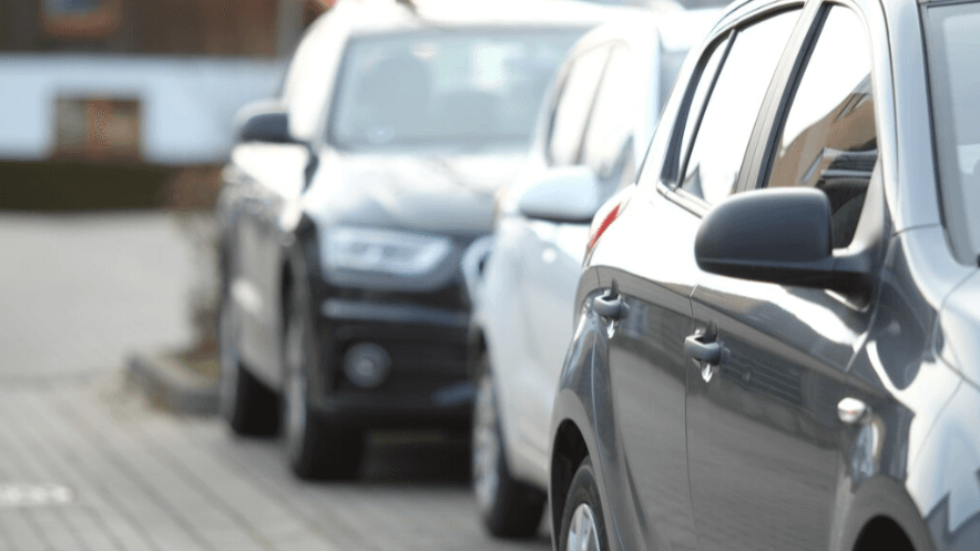 Catat! Ini Tempat Parkir yang Wajib Dihindari Agar Mobil Tetap Aman