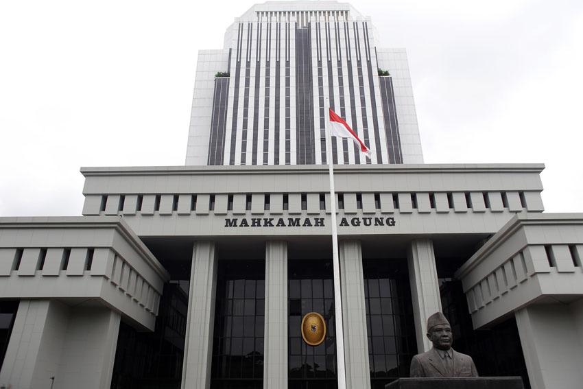 Kritik Putusan MA tentang Batas Usia Calon Kepala Daerah, Uceng: Kayak Mau Bodohi Satu Negeri!