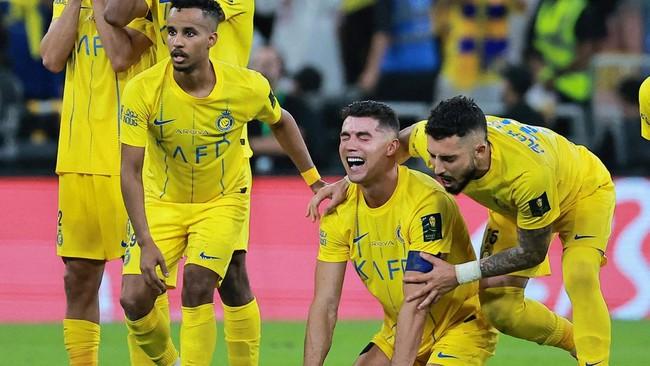 Gagal Bawa Al Nassr Juara, Ronaldo Nangis
