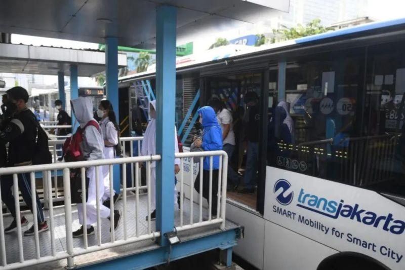 TransJakarta Modifikasi Rute 1B dan 2P yang Terintegrasi MRT-KRL