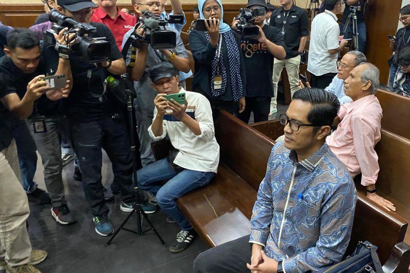 Febri Diansyah Terima Honor Rp800 Juta dan Rp3,1 M saat Dampingi SYL Dkk
