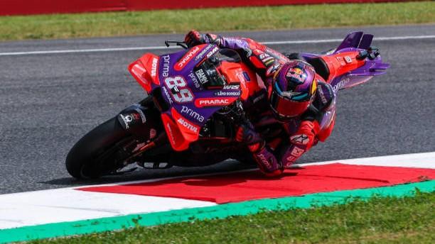 Aleix Espargaro Pensiun, Jorge Martin Resmi Gabung Aprilia Racing untuk MotoGP 2025