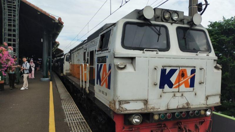 KAI Daop 1 Jakarta Alihkan Keberangkatan 12 KAJJ dari Stasiun Gambir ke Jatinegara, Ada Apa?