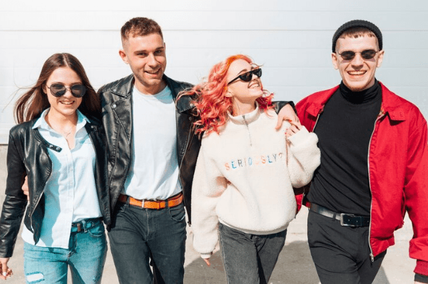 Begini Perbedaan Milenial dan Gen Z Soal Fashion