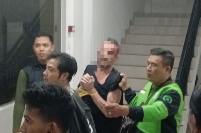 Bule Inggris Rampas Truk Gabah di Bali Ditangkap Polisi