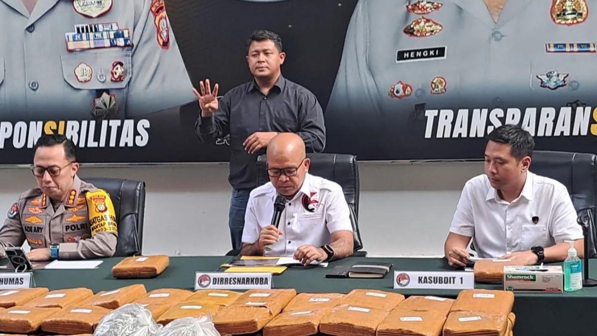 Polisi Gagalkan Peredaran Ganja 73 Kilogram dalam Bungkusan Ikan Asin di Depok