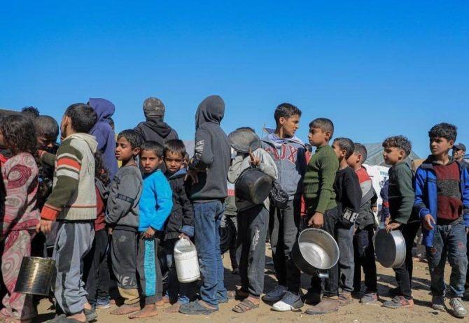 Kiriman Bantuan ke Gaza Lewat Dermaga Buatan AS Dihentikan WFP