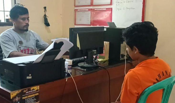 Polisi Ciduk Pencuri Baut Rel Kereta Milik PT KAI di Sukabumi