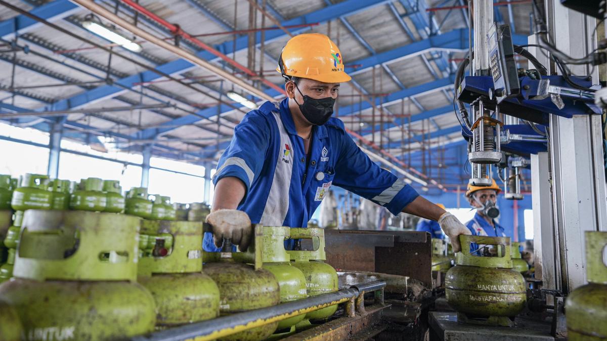 Jelang Idul Adha 2024, Pertamina Patra Niaga Sigap Tambah Solar dan LPG 3kg