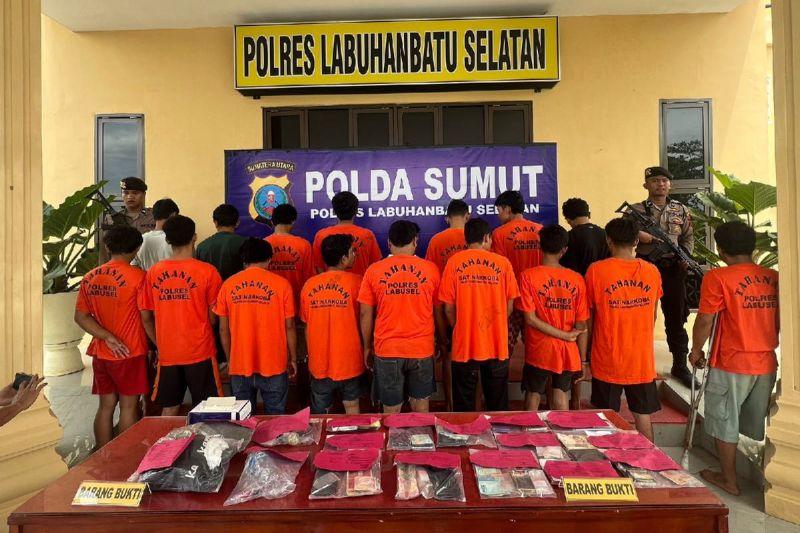 82 Diduga Tersangka Narkoba di Labuhan Batu Labuhanbatu Selatan Sumut Ditangkap