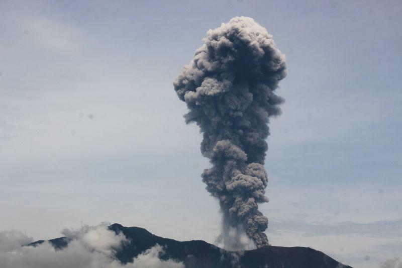Gunung Marapi Kembali Erupsi Dengan Amplitudo 30,3 mm Selama 48 detik