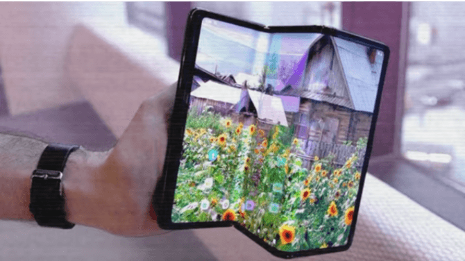 Kembangkan Smartphone Tiga Lipatan, Huawei Dinilai Terlalu Ambisius