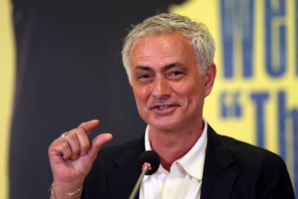 Jose Mourinho Incer 2 Pemain Juventus