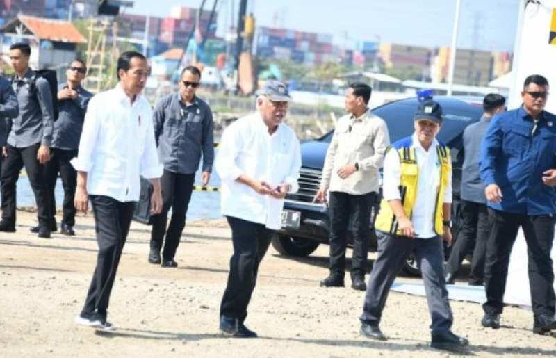 Menteri Basuki Pede Proyek Tanggul Laut Jadi Obat Mujarab Masalah Rob di Semarang