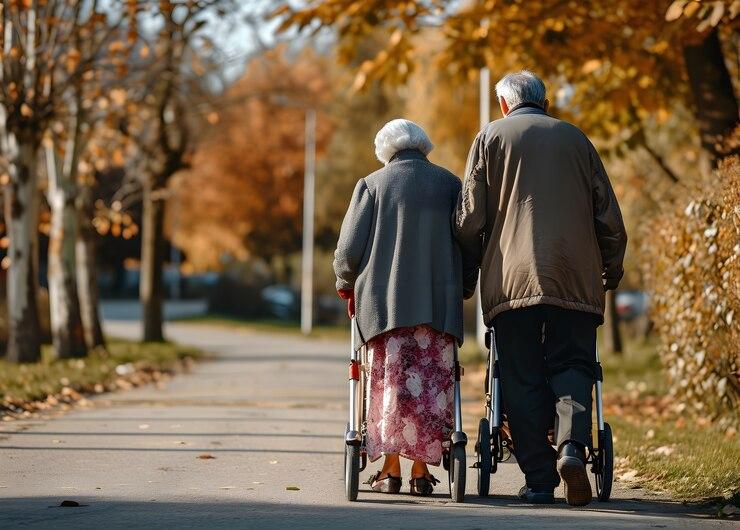 Apa Itu Fenomena 'Ageisme' yang Bisa Perpendek Umur Lansia?