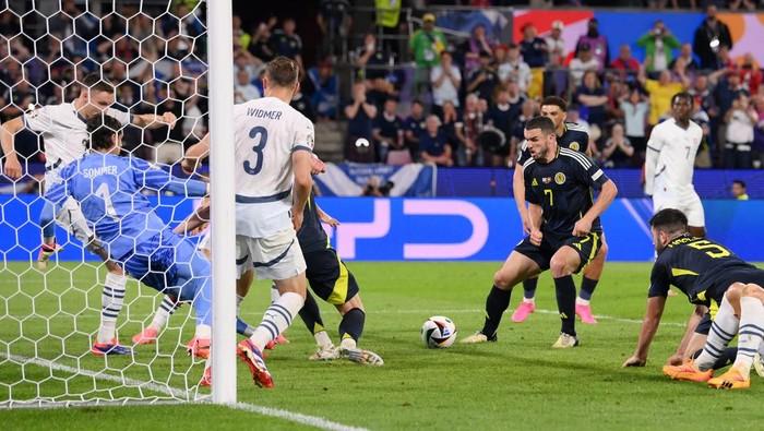 EURO Grup A: Skotlandia Vs Swiss Imbang 1-1