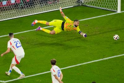 Untung Ada Donnarumma!