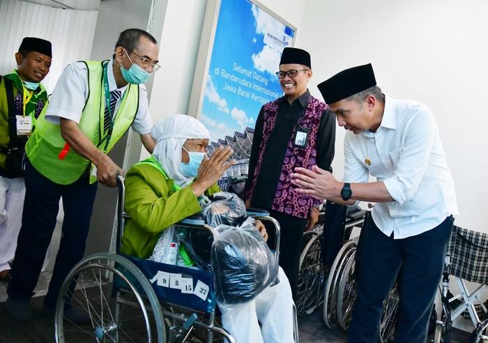 440 Jemaah Haji Tiba di Bandara Kertajati, Pj Gubernur Jabar: Kita Doakan Jadi Mabrur dan Makbul