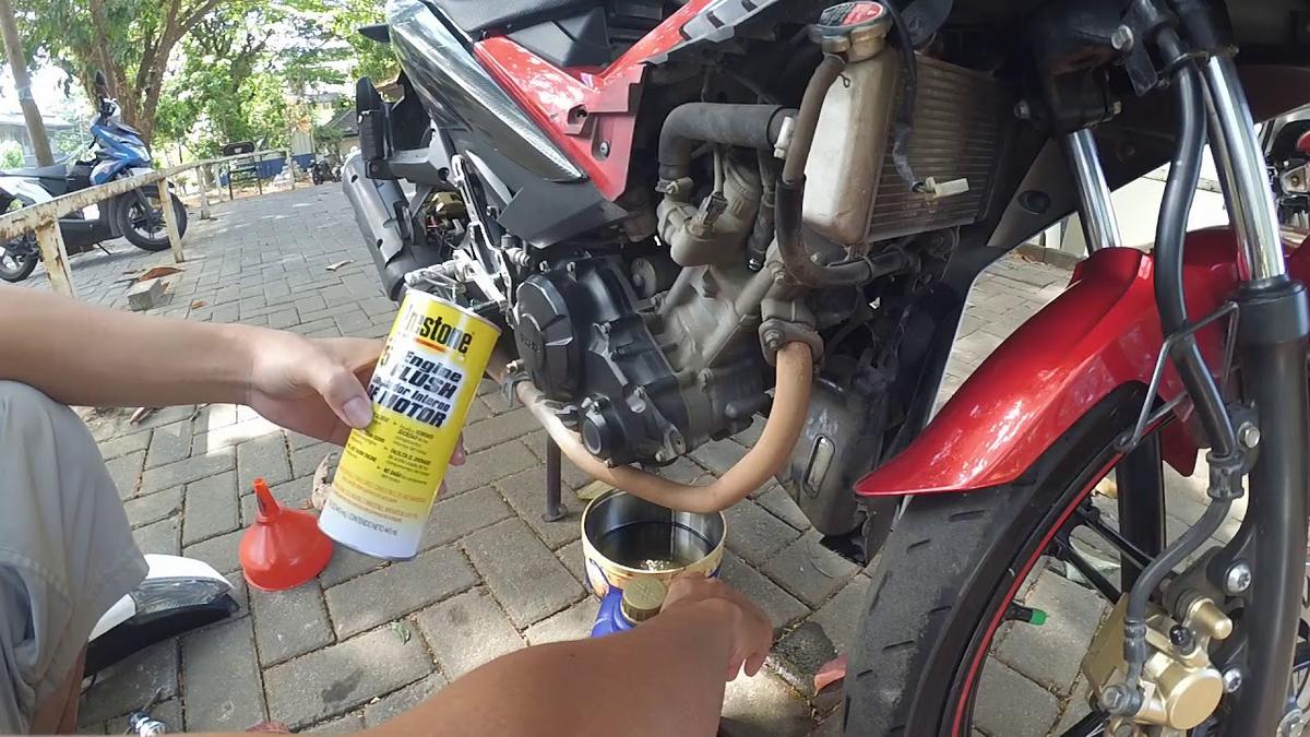 Engine Flush Dapat Perpanjang Umur Mesin Motror? Begini Penjelasannya